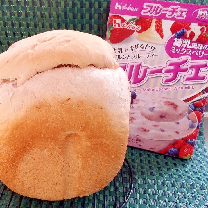 フルーチェで簡単!甘酸っぱいベリー食パン♪